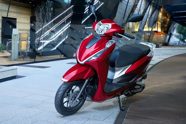 Motor Matic Baru Honda yang Irit dan Berfitur Canggih Ini Disegarkan, Tampilan Makin Mempesona Honda Lead 125 2026.