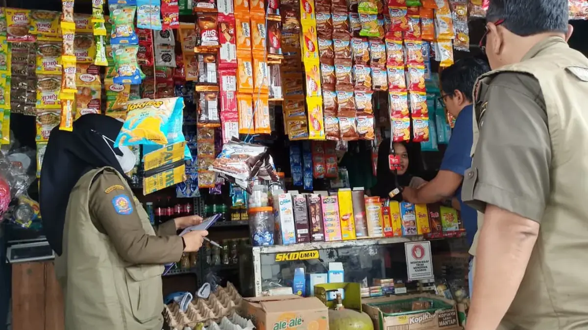 Penindakan Rokok Ilegal di Cimahi Terus Diperketat, Bea Cukai Sebut Pelaku Kian Cerdik Profiling Pembeli Penindakan Rokok Ilegal di Cimahi Terus Diperketat, Bea Cukai Sebut Pelaku Kian Cerdik Profiling Pembeli