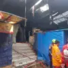 Kebakaran melanda Pasar Anyar Blok C-D, Kota Bogor, pada Kamis (4/12/2025) pagi