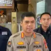 Dok. Kabid Humas Polda Jabar Kombes Pol Hendra Rochmawan (tengah). Foto. Sandi Nugraha.