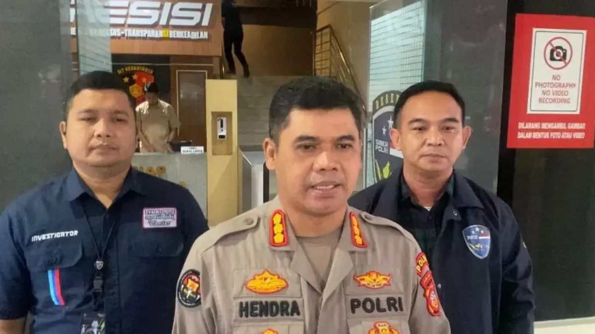 Dok. Kabid Humas Polda Jabar Kombes Pol Hendra Rochmawan (tengah). Foto. Sandi Nugraha.