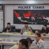 Kapolres Ciamis, AKBP Hidayatullah saat memimpin acara doa bersama untuk korban banjir Sumatera, Kamis (4/12/2