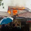 Rumah Dua Lantai di Tanah Baru Bogor Utara Terbakar, Diduga Akibat HP yang Sedang Di-cas