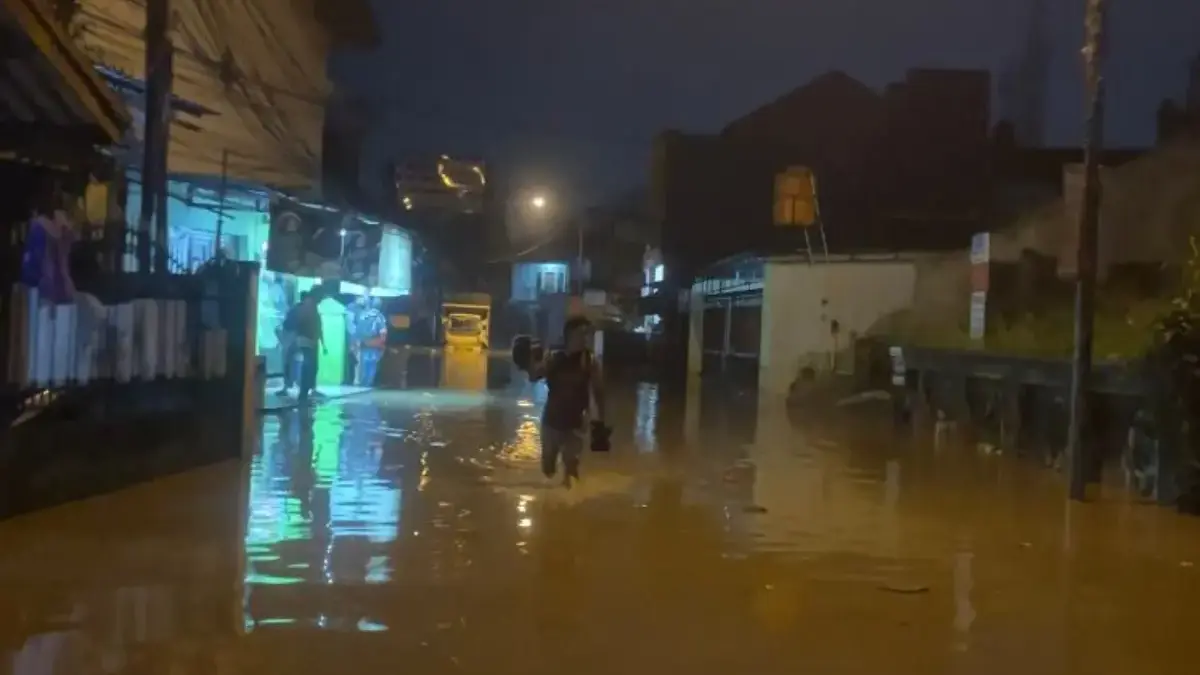 Kondisi banjir di Kampung Ciseah Mekar, Desa Pameuntasan, Kecamatan Kutawaringin, Kabupaten Bandung. Foto Agi