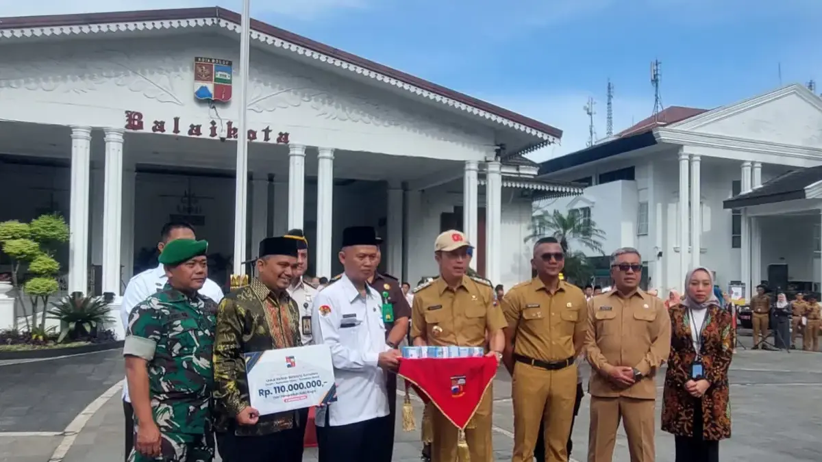 Pemkot Bogor Gelar 'Solidaritas Bogor untuk Sumatera', Salurkan Bantuan Rp1,2 Miliar untuk Korban Bencana Pemkot Bogor Gelar \'Solidaritas Bogor untuk Sumatera\', Salurkan Bantuan Rp1,2 Miliar untuk Korban Bencana