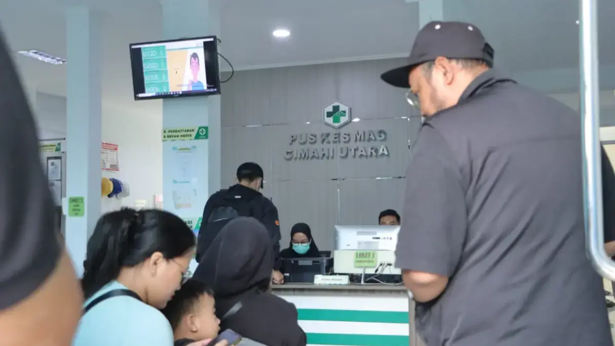 Dari Kesehatan hingga Bantuan Sosial, Komisi IV DPRD Cimahi Awasi Ketat Kinerja OPD Masyarakat saat Mengantre di Puskesmas Cimahi Utara (Mong)