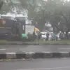 Pohon tumbang di depan kantor Harian Umum Jabar Ekspres