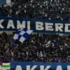 Atmosfer GBLA Jadi Kunci, Bojan Hodak Minta Bobotoh Jaga Persib dari Sanksi