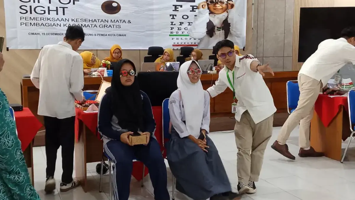 Gelar Pemerikasaan Mata Gratis, Sejumlah Siswa Akui Tak Sadar Alami Gangguan Pengelihatan Gelar Pemerikasaan Mata Gratis, Sejumlah Siswa Akui Tak Sadar Alami Gangguan Pengelihatan