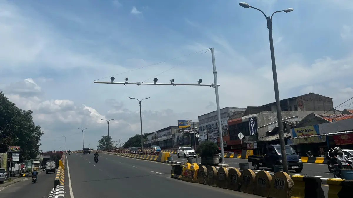 Hibah Pemkab Bogor, ETLE di Flyover Cibinong Mulai Beroperasi 1 Januari 2026 Hibah Pemkab Bogor, ETLE di Flyover Cibinong Mulai Beroperasi 1 Januari 2026
