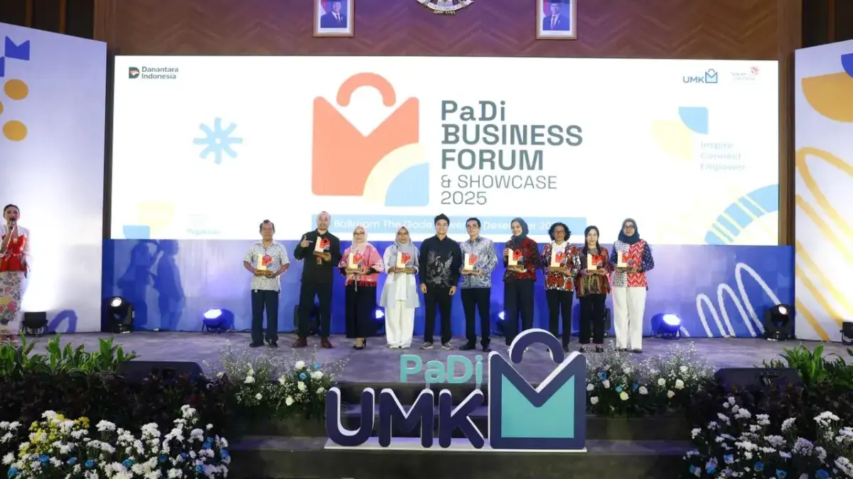 PaDi UMKM Kembali Gelar PaDi Business Forum & Showcase 2025: Ciptakan Transaksi hingga 993 Miliar Pemberian penghargaan bagi BUMN dengan volume transaksi tertinggi pada acara PaDi Business Forum & Showcase (P