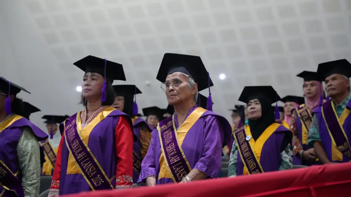 emerintah Kabupaten (Pemkab) Bogor menggelar Wisuda Sekolah Lansia se-Kabupaten Bogor di Auditorium Sekretaria