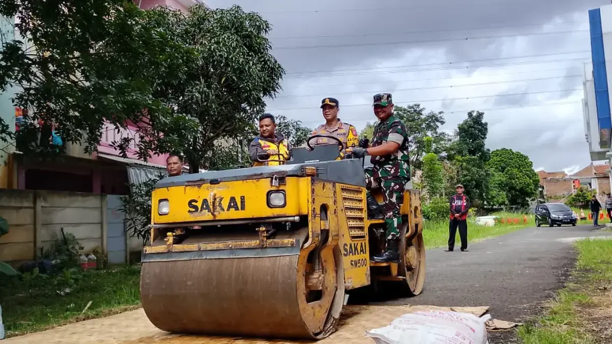 Cipta Kondisi Nataru, Polres Cimahi Musnahkan Ribuan Botol Miras Cipta Kondisi Nataru, Polres Cimahi Musnahkan Ribuan Botol Miras