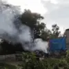 Dinilai Mengganggu, Asap Pembakaran Sampah di Perbatasan Leuwigajah–Cibeber Dikeluhkan Warga