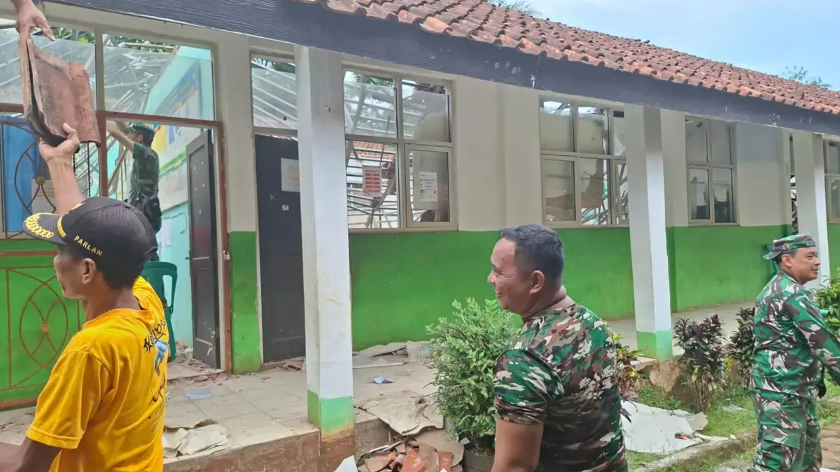 Akibat Cuaca Buruk SDN Ciketug Roboh, Pemkab Bogor Segera Tangani Kerusakan Bangunan Berikan Pelayanan Pendidikan pada Siswa, Pemkab Bogor Segera Tangani Kerusakan SDN Ciketug Kabupaten Bogor