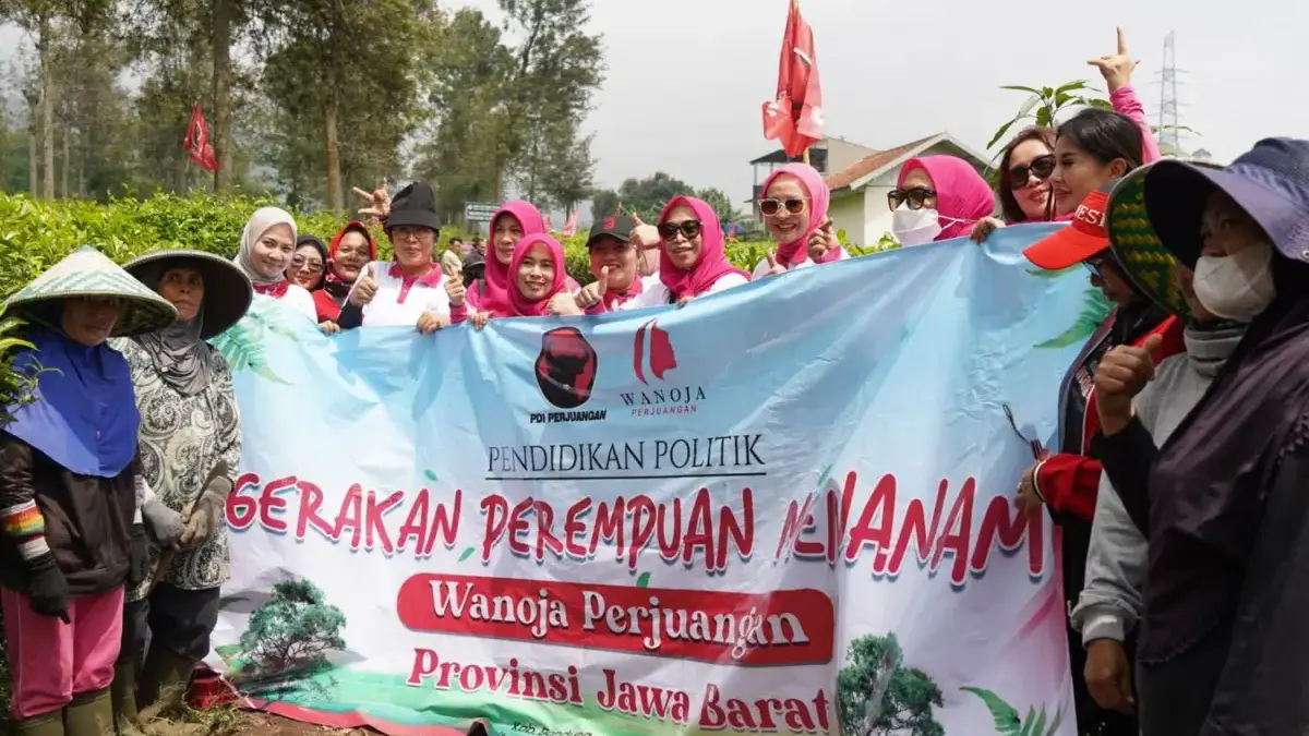 Ida Widaningsih, Juju Hartati, Ijah Hartini, Ika Siti Rahmatika & Anggie Natesha dari Wanoja Perjuangan me