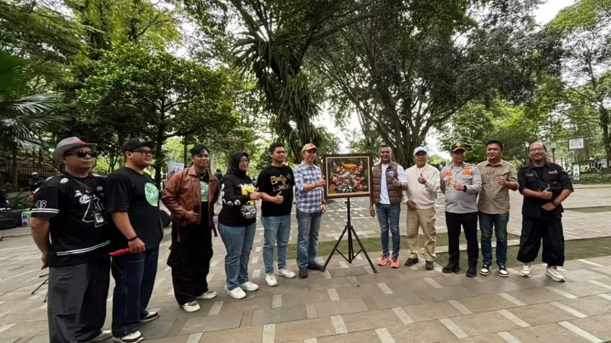 Wali Kota Bogor, Dedie A. Rachim (tengah kiri) bersama Wakil Wali Kota Bogor, Jenal Mutaqin (tengah kanan) ser