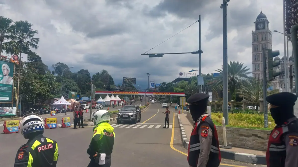 Antisipasi Arus Balik Wisatawan, Satlantas Polres Bogor Terapkan One Way Arah Jakarta Antisipasi Kepadatan Arus Balik, Satlantas Polres Bogor Lakukan One Way Arah Bawah