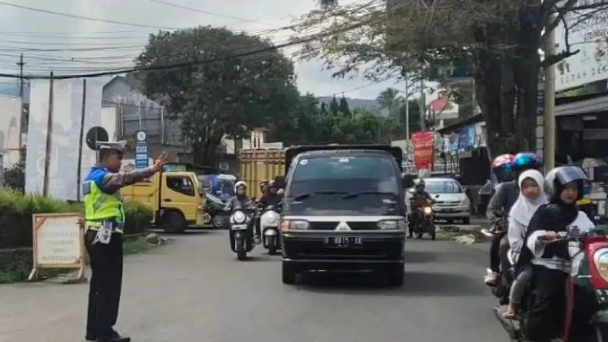 Kawasan Wisata Lembang Diserbu Kendaraan Saat Libur Nataru