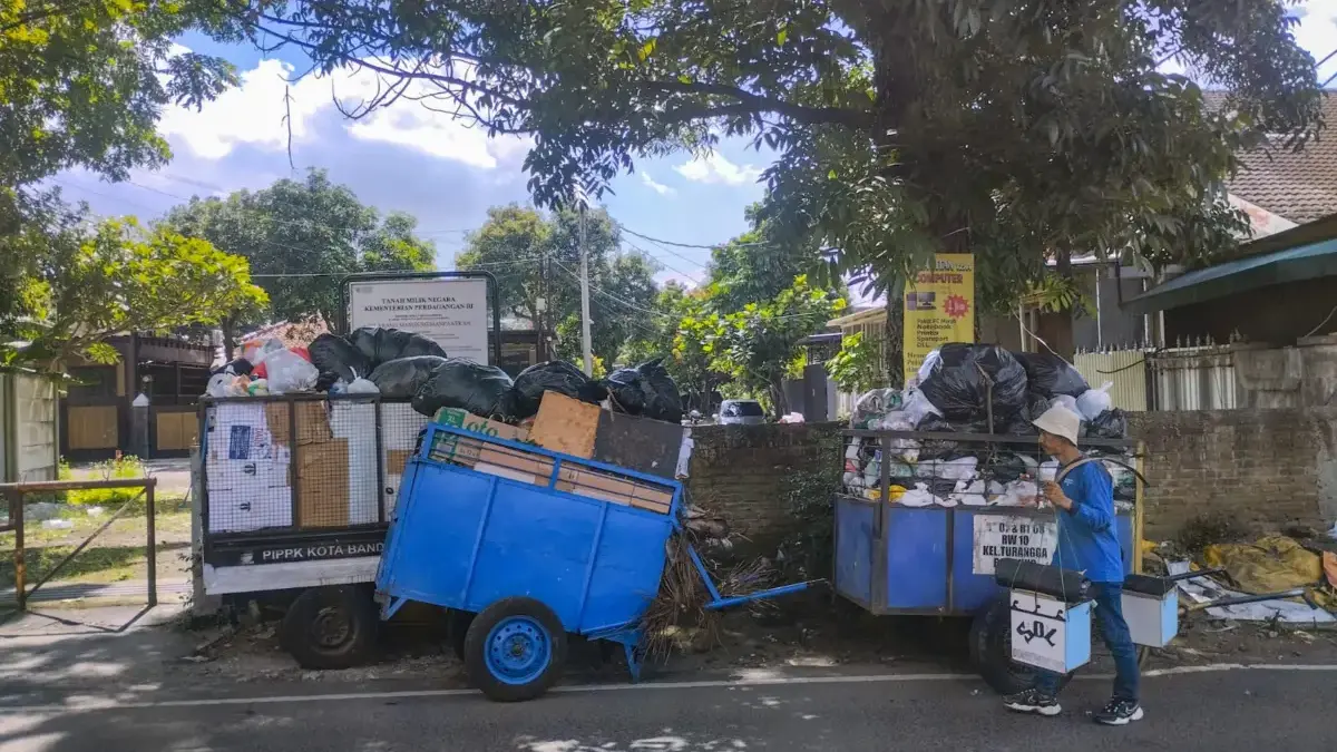 Libur Nataru 2026, Produksi Sampah Bandung Diprediksi Tembus 1.800 Ton per Hari