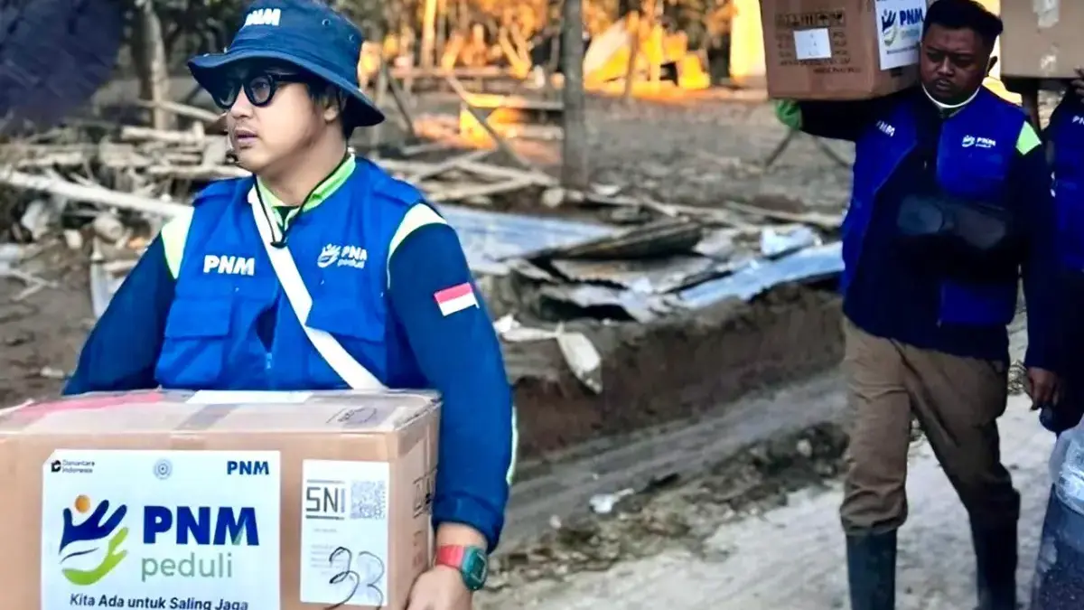 Relawan PNM Kembali Turun Langsung Salurkan Bantuan dan Kuatkan Korban Bencana