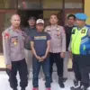 Kapolsek Cimanggung, Kompol Aan Supriatna bersama anggota saat menampilkan pelaku aksi premanisme