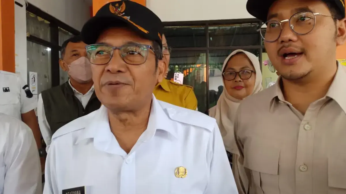Pendidikan Jadi Prioritas Utama, Pemkot Cimahi Kolaborasi APBD-APBN untuk Perbaikan Sekolah Wali kota dan wakil Wali Kota Cimahi, Ngatiyana-Adhithia saat monitoring di SMPN 9 Cimahi