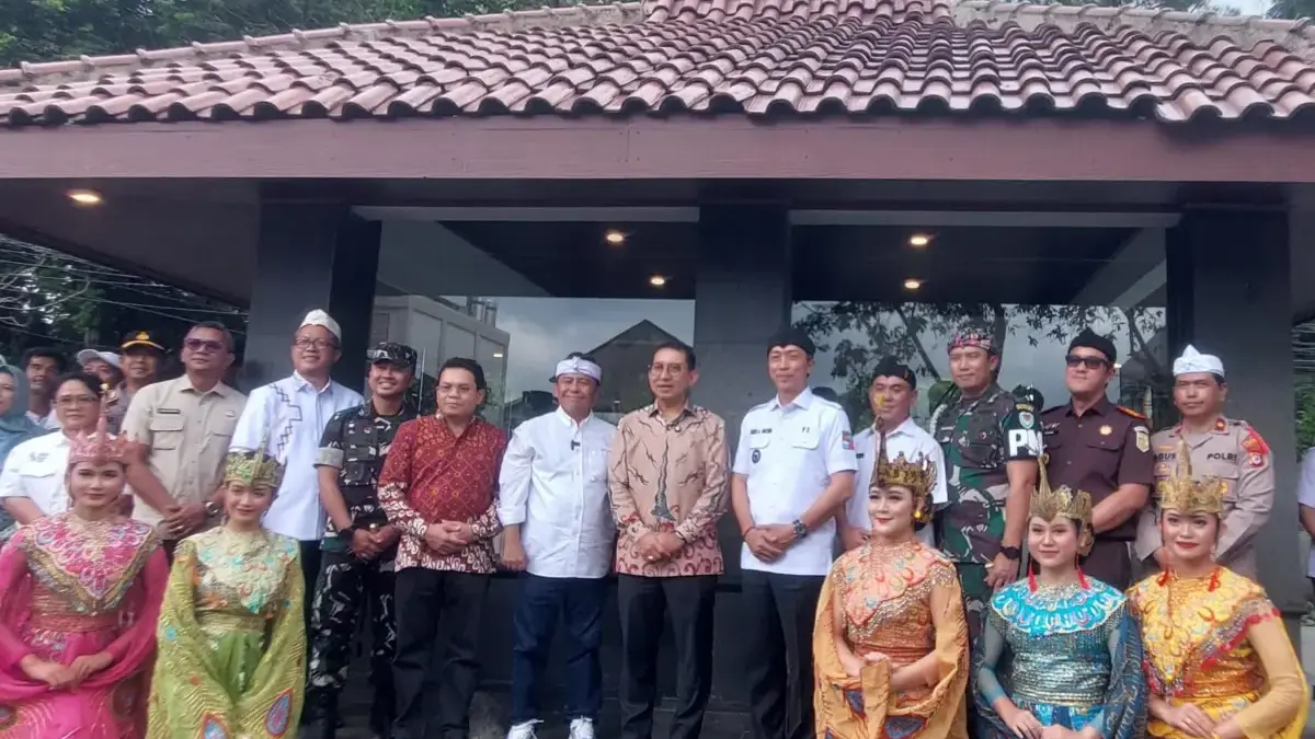Cungkup Prasasti Batu Tulis Rampung Direvitalisasi, Menbud: Siap Terintegrasi dengan Museum Pajajaran Cungkup Prasasti Batu Tulis Rampung Direvitalisasi, Menbud: Siap Terintegrasi dengan Museum Pajajaran