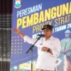 Wali Kota Cimahi Ngatiyana saat Peresmian Bunderan Jati di Plaza A Pemkot Cimahi (mong)