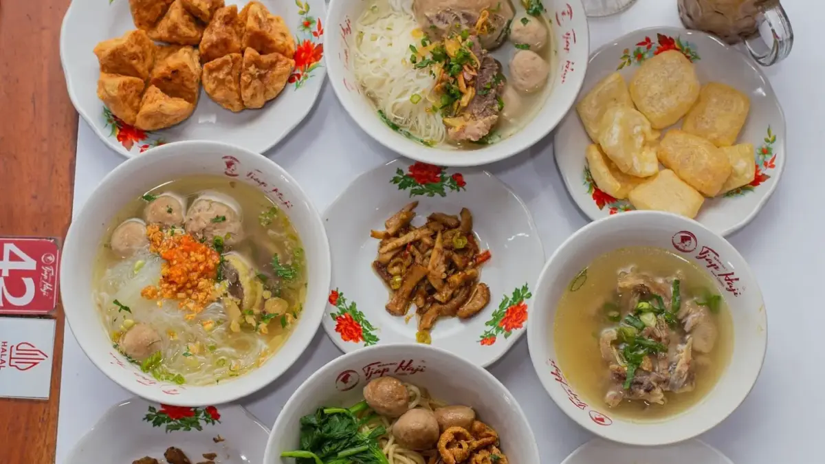 20 Rekomendasi Bakso di Bandung: Kuliner Enak Cocok Saat Hujan