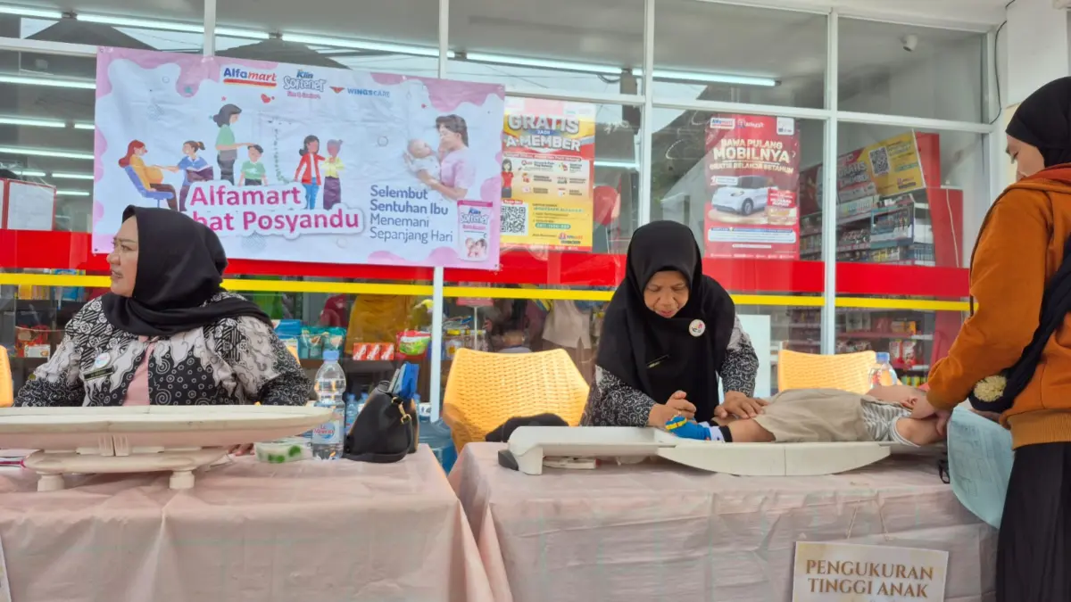 Alfamart Gencarkan Program Sahabat Posyandu Gandeng WINGS Group, Sasar Ribuan Ibu dan Balita Alfamart Gencarkan Program Sahabat Posyandu Gandeng WINGS Group, Sasar Ribuan Ibu dan Balita