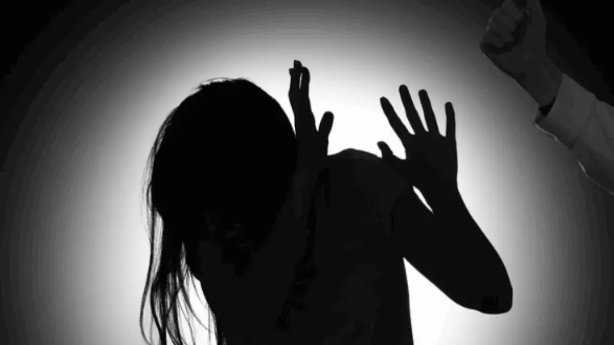 Aksi Brutal Debt Collector di Gresik Viral, Wanita Dianiaya hingga Jari Bengkok