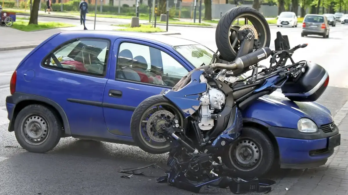 Remaja Tewas, Motor Tanpa Surat Tabrak Truk di Ciamis