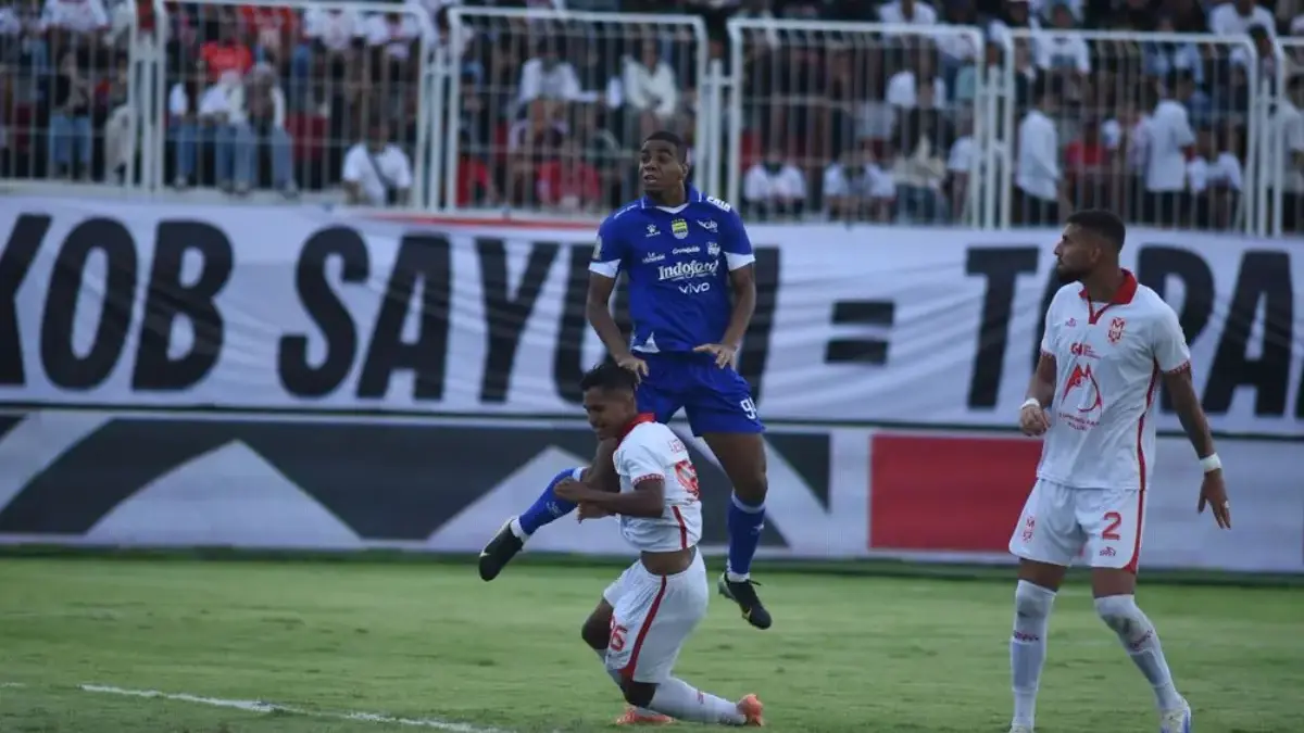 Persib Limbung di Laga Tunda, Persija Siap Ambil Untung! Persib Limbung di Laga Tunda, Persija Siap Ambil Untung!