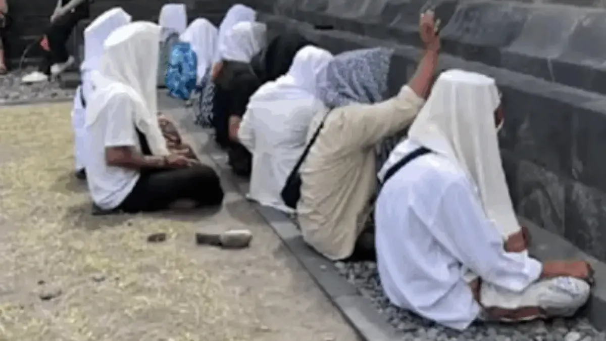 Video Viral Zikir di Candi Prambanan Tuai Sorotan, Pengelola Buka Suara Video Viral Zikir di Candi Prambanan Tuai Sorotan, Pengelola Buka Suara