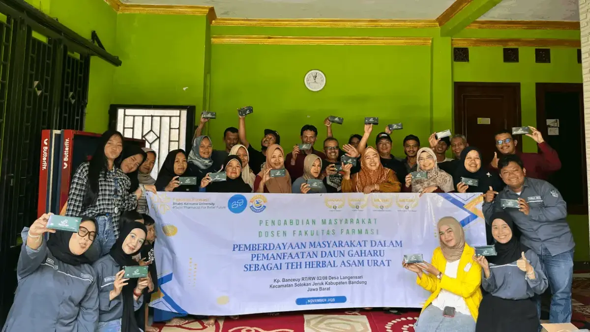 Pengabdian Masyarakat UBK Dorong Pemanfaatan Daun Gaharu sebagai Teh Herbal Asam Urat