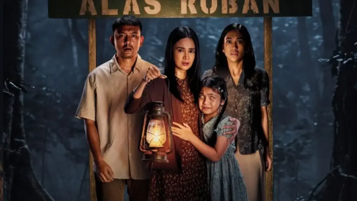 Film Horor Alas Roban yang menawarkan Kengerian dan kisah emosional di tengah hutan.