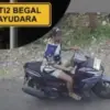 Pelaku Begal Payudara yang berhasil terekam kamera CCTV.
