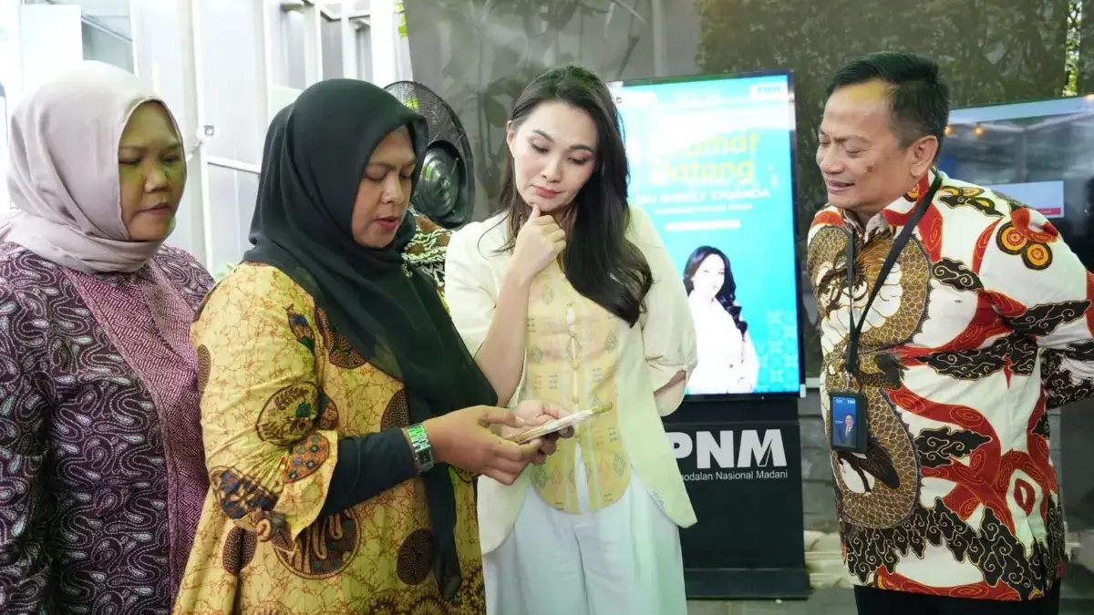 Kunjungi PNM, Gubernur Maluku Utara Berbagi Nilai Perjuangan Perempuan Gubernur Maluku Utara, Sherly Tjoanda melakukan kunjungan ke PT Permodalan Nasional Madani (PNM) untuk membah