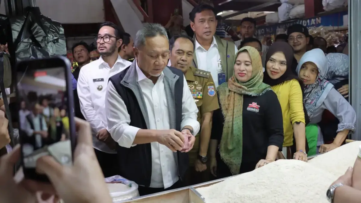 Menko Zulhas Cuma Cek Harga Pangan di Pasar Atas Cimahi, Aksi Lapangan Minim