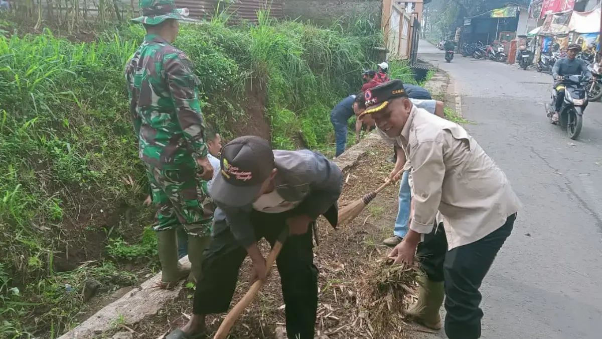 Forkopimcam Cimanggung Implementasikan SE Bupati Sumedang, Gotongroyong Jumsih di Awal 2026 Forkopimcam Cimanggung Implementasikan SE Bupati Sumedang, Gotongroyong Jumsih di Awal 2026