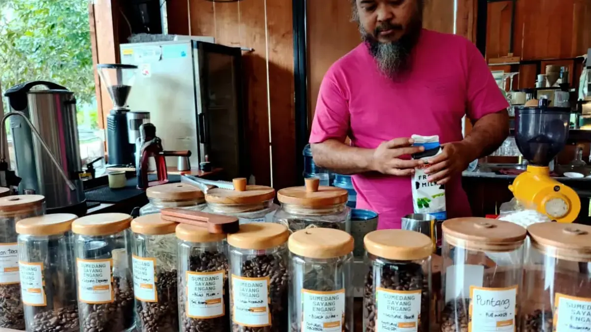 Seruput Kopi Bako, Cinta dan Mimpi Istri yang Mengilhami Seruput Kopi Bako, Cinta dan Mimpi Istri yang Mengilhami