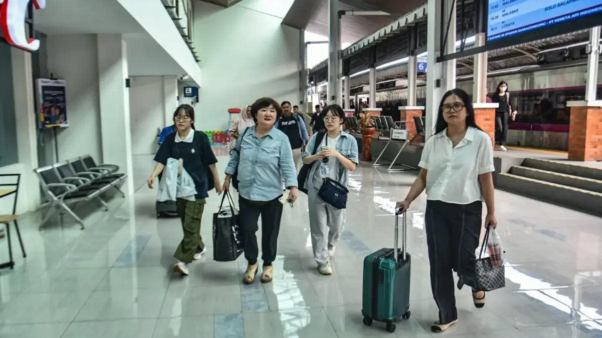 Mobilitas Nataru Masih Tinggi, Penumpang KA di Daop 2 Bandung Lampaui Kapasitas