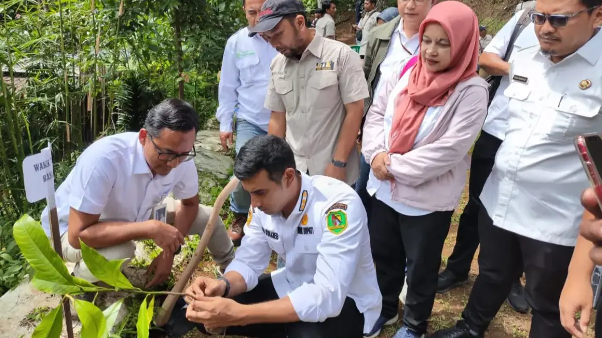 Soroti Ancaman Kerusakan Lingkungan, Raker IJTI Korda Bandung Diwarnai Aksi Tanam Pohon