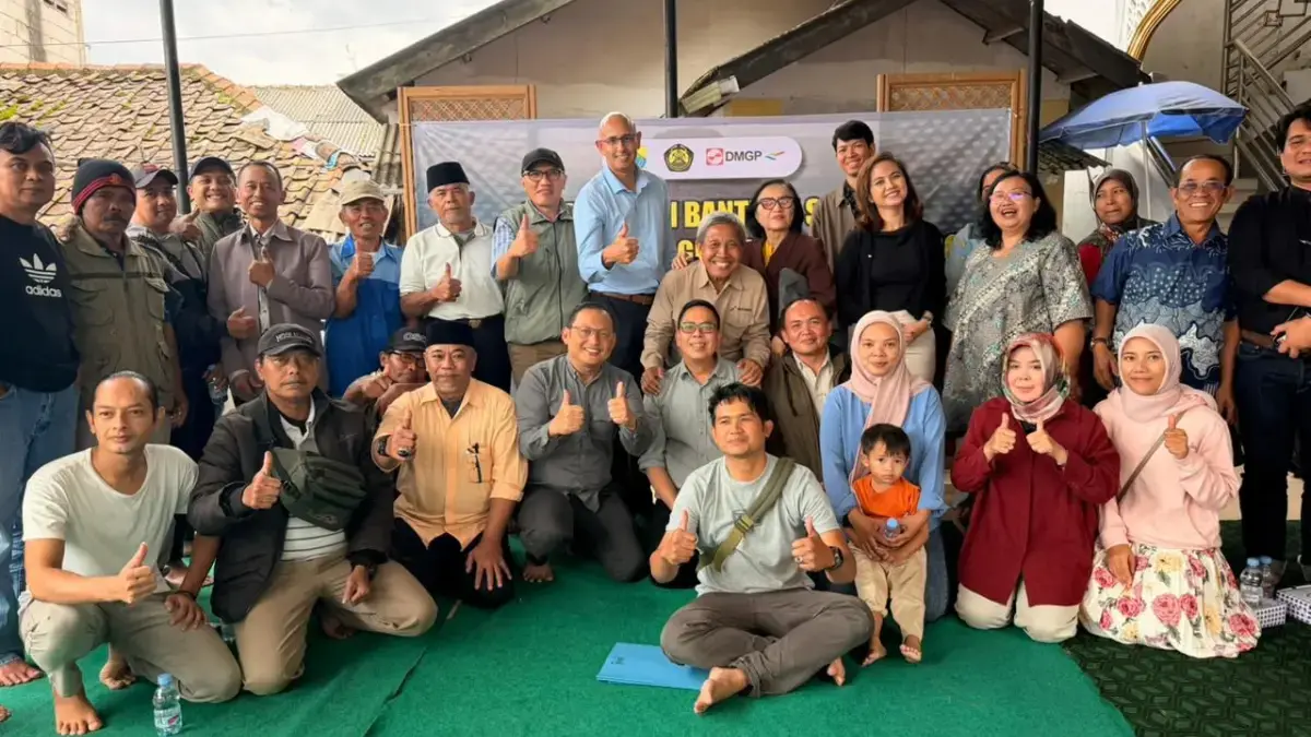 DMGP Serahkan Bantuan Sosial kepada Masyarakat Kampung Ciguntur DMGP Serahkan Bantuan Sosial kepada Masyarakat Kampung Ciguntur