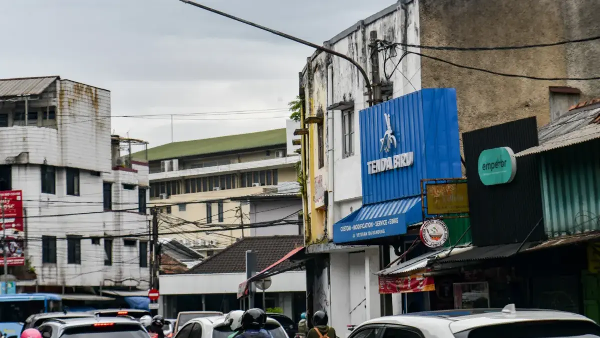 Tingkatkan Keamanan dan Kenyamanan Warga, Dishub Bandung Targetkan Bangun 798 Tiang PJU dan PJL di 2025 Tingkatkan Keamanan dan Kenyamanan Warga, Dishub Bandung Targetkan Bangun 798 Tiang PJU dan PJL di 2025