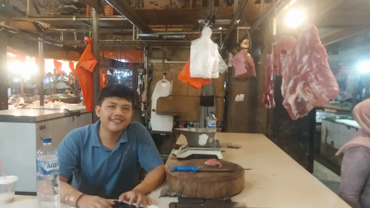 Pedagang Daging Pasar Cibinong Pilih Tetap Berjualan Dibanding Ikut Mogok Kerja Pedagang Daging Pasar Cibinong Pilih Tetap Berjualan Dibanding Ikut Mogok Kerja