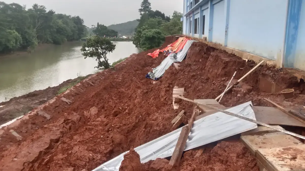 TPT GOM Rancabungur Ambruk, Mahasiswa Kritik Kualitas Proyek Rp18 Miliar