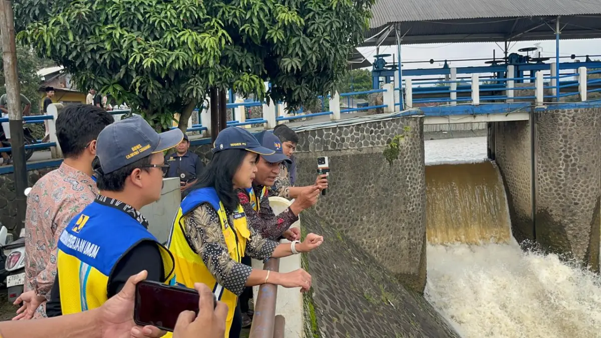Tinjau Bendung Katulampa Bogor, Wamen PU Pertimbangkan Jalur Lalin dan Infrastruktur Dipisah Tinjau Bendung Katulampa Bogor, Wamen PU Pertimbangkan Jalur Lalin dan Infrastruktur Dipisah