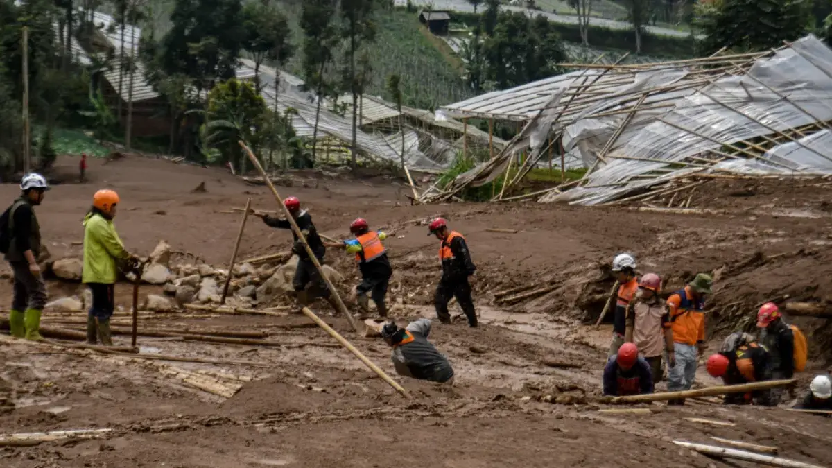 Hari Ketujuh Pencarian, Tim SAR Kembali Temukan 5 Korban Longsor Pasirlangu